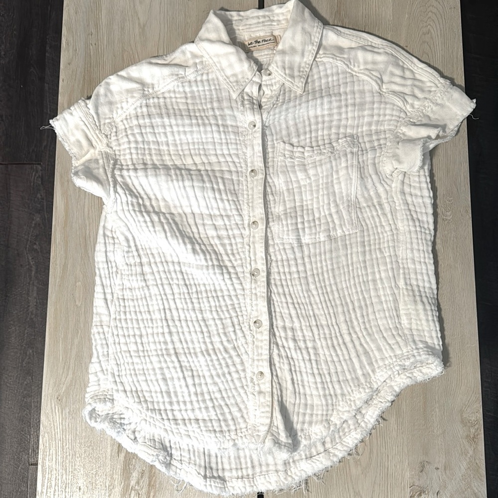 Free People button down 🎉 S